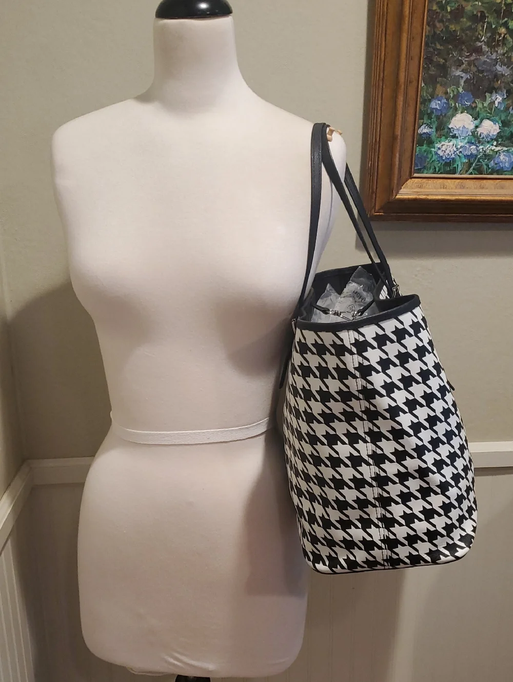 Michael Kors Large Jet Set Travel Tote Houndstooth